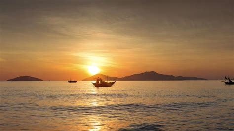 escorted tours to vietnam and cambodia|Essential Vietnam & Cambodia Tour